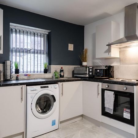 Immaculate 4 Bed In Liverpool By Hinkley Homes Short Lets & Serviced Accommodation المظهر الخارجي الصورة
