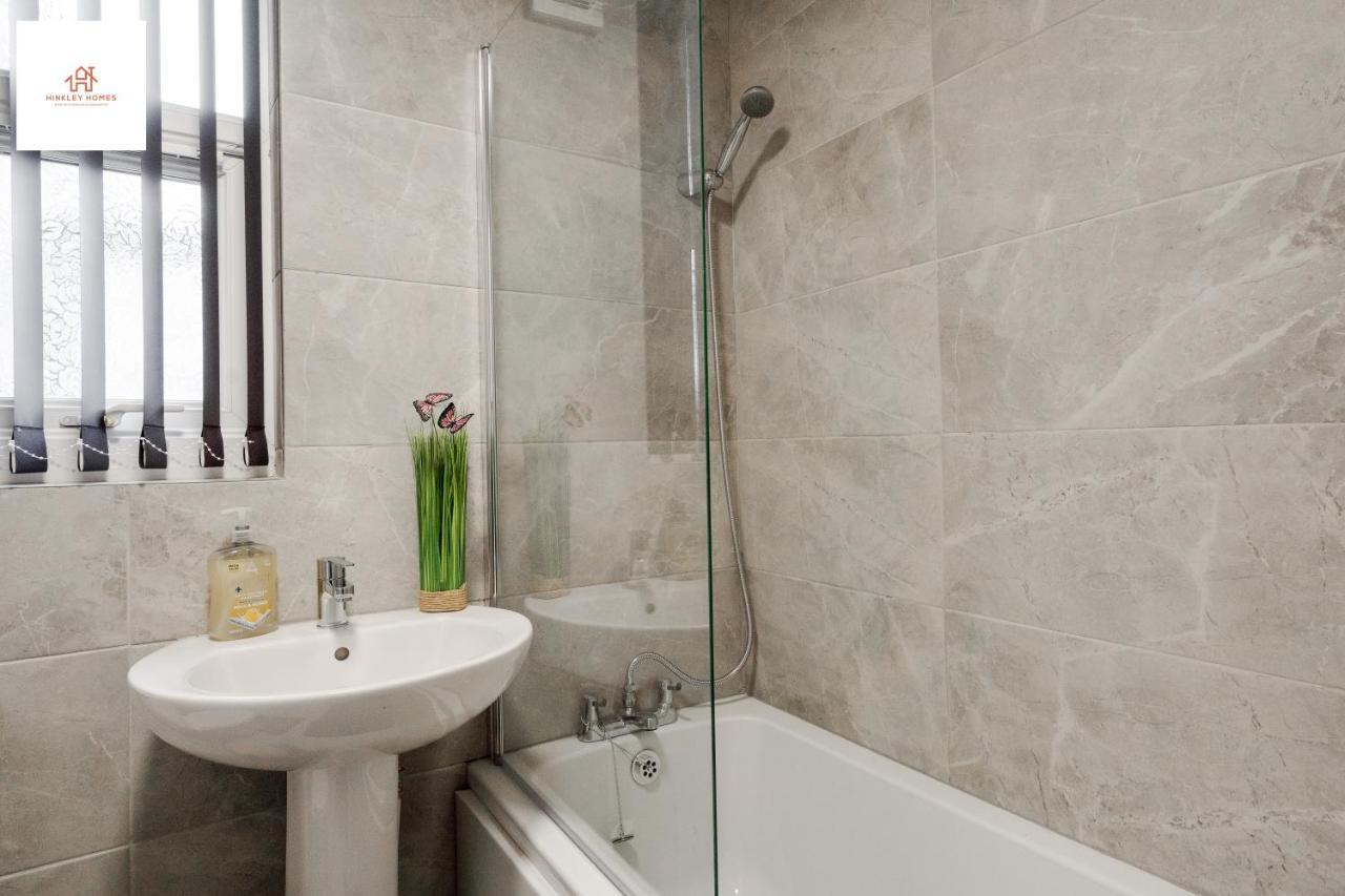 Immaculate 4 Bed In Liverpool By Hinkley Homes Short Lets & Serviced Accommodation المظهر الخارجي الصورة